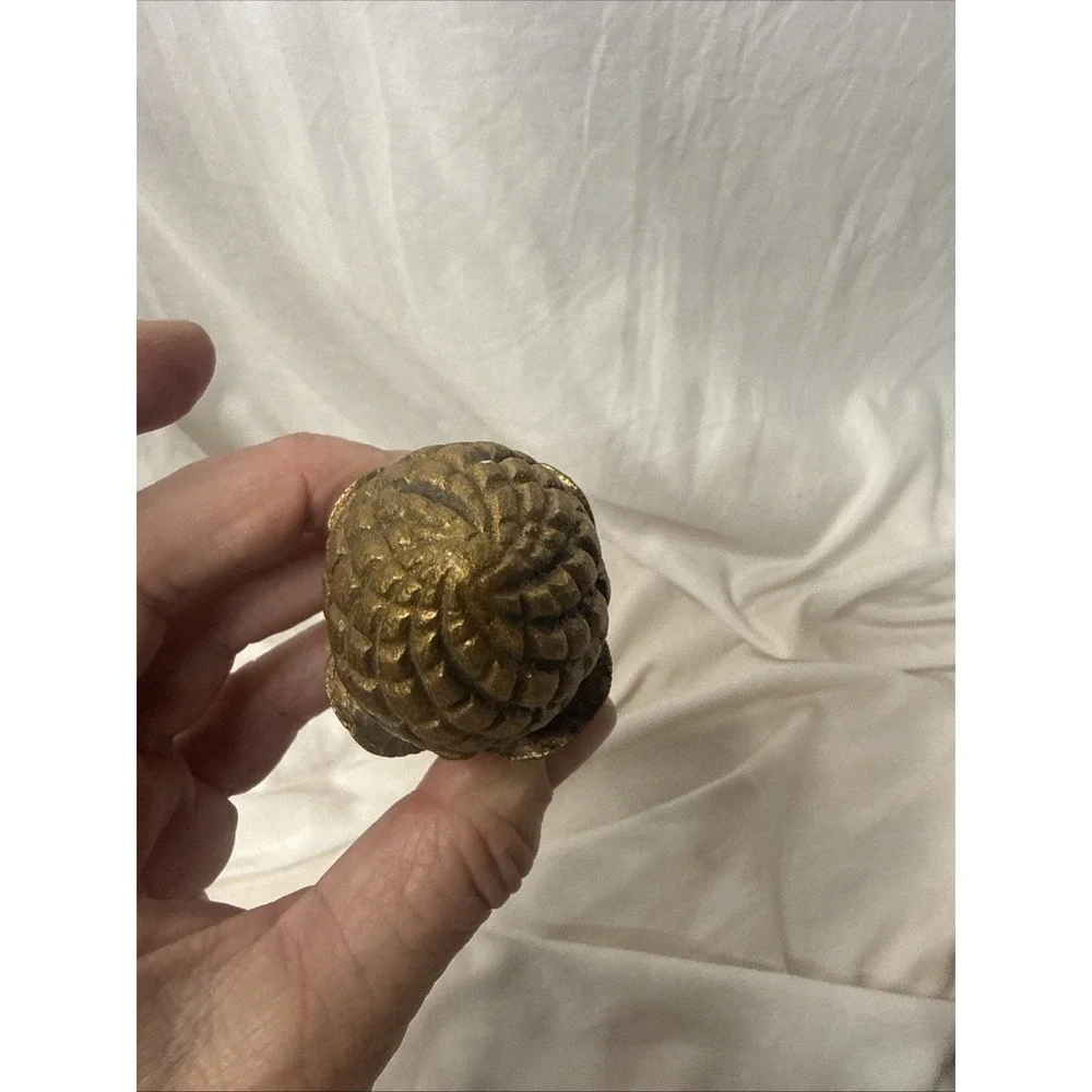 VTG Pineapple PineCone Gold Leaf Leaves Detailed Resin 3